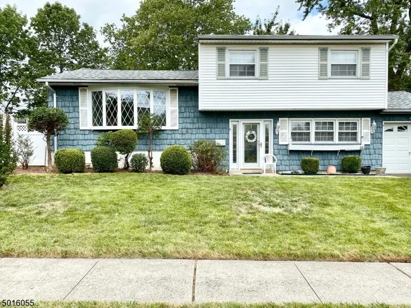 16 VARADY DR, Woodbridge Twp., NJ 08863