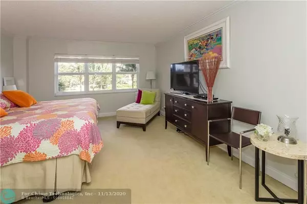 Lauderdale By The Sea, FL 33308,4900 N Ocean Blvd  #302