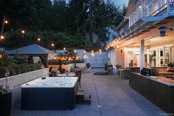 North Saanich, BC V8L 1G5,1957 Llewellyn Pl