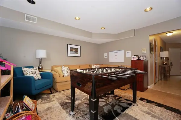 Staten  Island, NY 10314,32 Francine LN