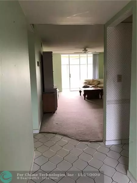 Sunrise, FL 33322,9300 Sunrise Lakes Blvd  #202