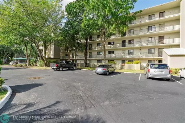 Pompano Beach, FL 33069,2209 S Cypress Bend Drive  #302