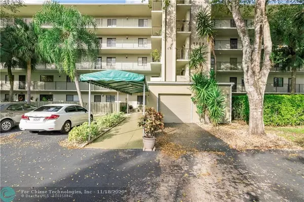 Pompano Beach, FL 33069,2209 S Cypress Bend Drive  #302