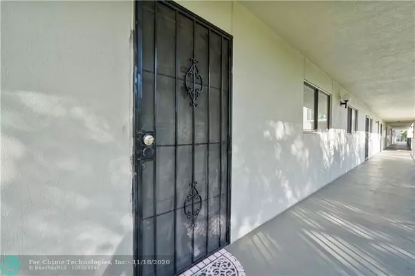 Pompano Beach, FL 33069,2209 S Cypress Bend Drive  #302