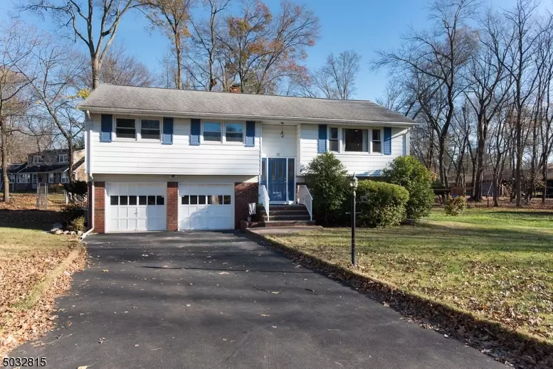 15 BLUE HILL TER, Green Brook Twp., NJ 08812