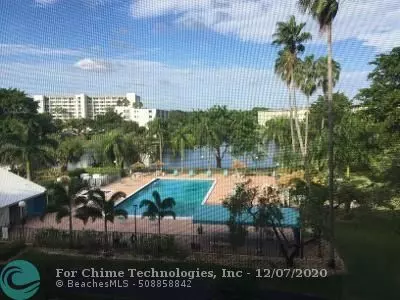 Pompano Beach, FL 33069,2205 S Cypress Bend Dr  #404