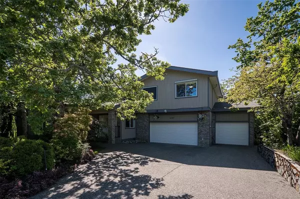 Saanich, BC V8X 5H1,4381 Wildflower Lane