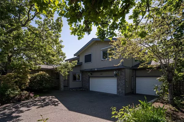 Saanich, BC V8X 5H1,4381 Wildflower Lane