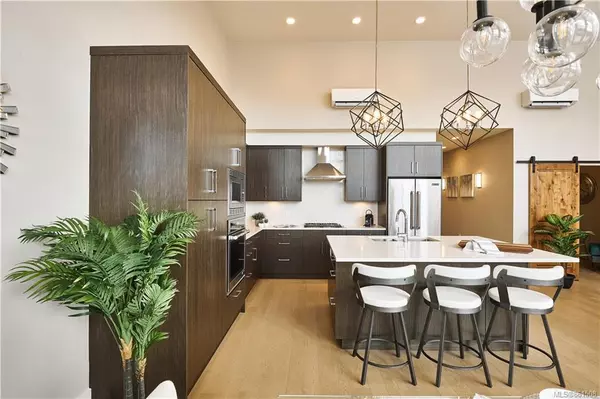 Saanich, BC V8Z 0G3,741 Travino Lane #605