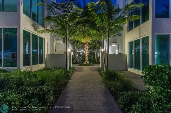 Lauderdale By The Sea, FL 33308,246 Shore Ct  #246