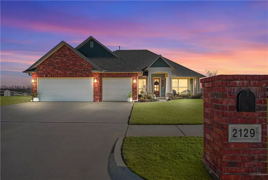 2129 Valley Hollow, Norman, OK 73071