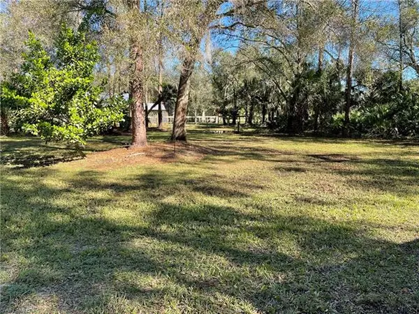 North Fort Myers, FL 33917,9400 Heather LN