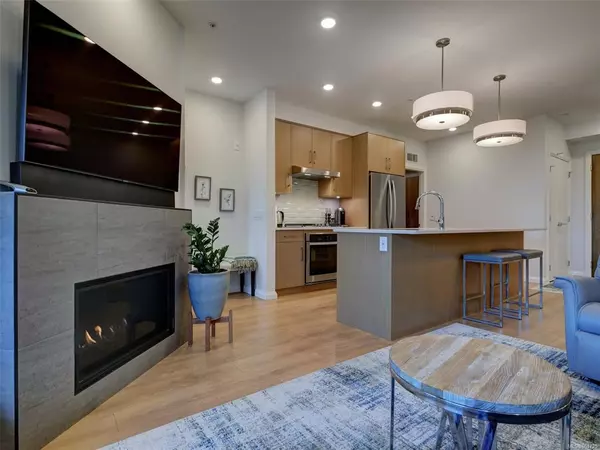 Saanich, BC V8Z 0E5,745 Travino Lane #210