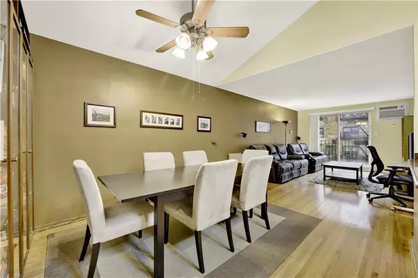 133 Bay Ridge Pkwy #3, Brooklyn, NY 11209