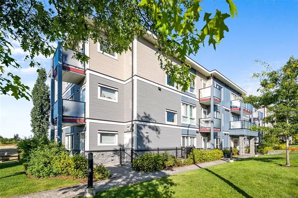 Saanich, BC V8X 0A5,4050 Douglas St #303