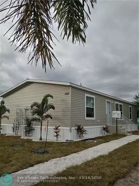 8370 SE Eagle Ave, Hobe Sound, FL 33455