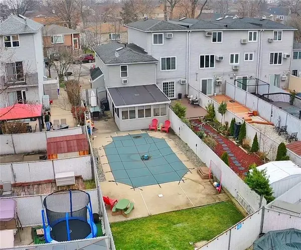 Staten  Island, NY 10312,74 Everton AVE