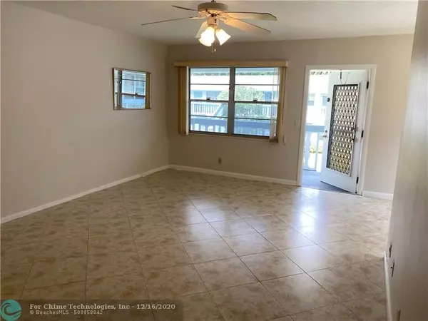 Deerfield Beach, FL 33442,205 Newport L  #205