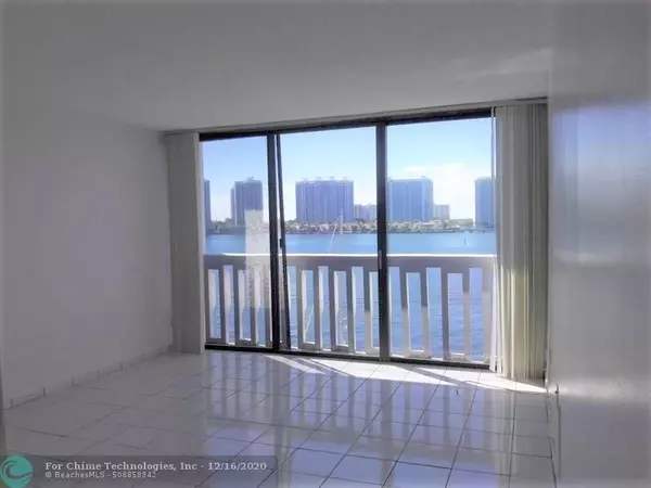 Sunny Isles Beach, FL 33160,17900 N Bay Rd  #608