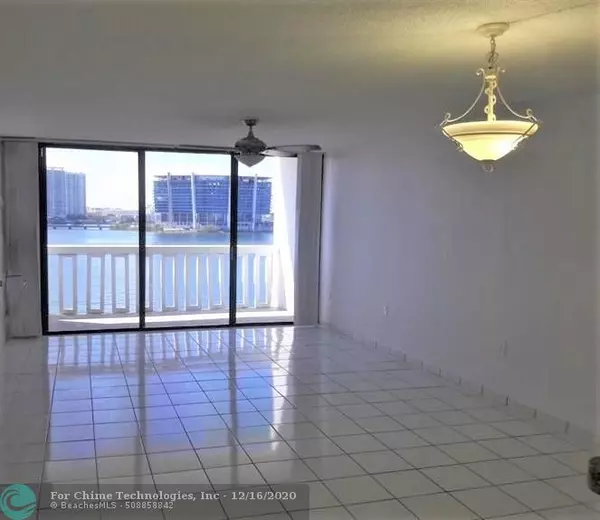 Sunny Isles Beach, FL 33160,17900 N Bay Rd  #608