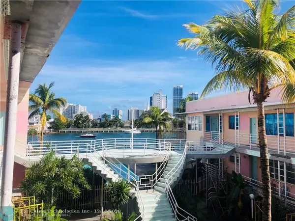 Miami Beach, FL 33141,6881 Bay Dr  #23