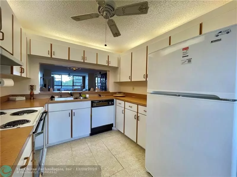 10452 E Clairmont Cir  #311, Tamarac, FL 33321