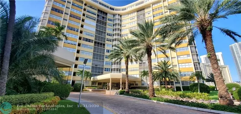 Hallandale, FL 33009,100 Golden Isles Dr  #302