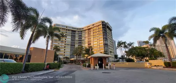 Hallandale, FL 33009,100 Golden Isles Dr  #302