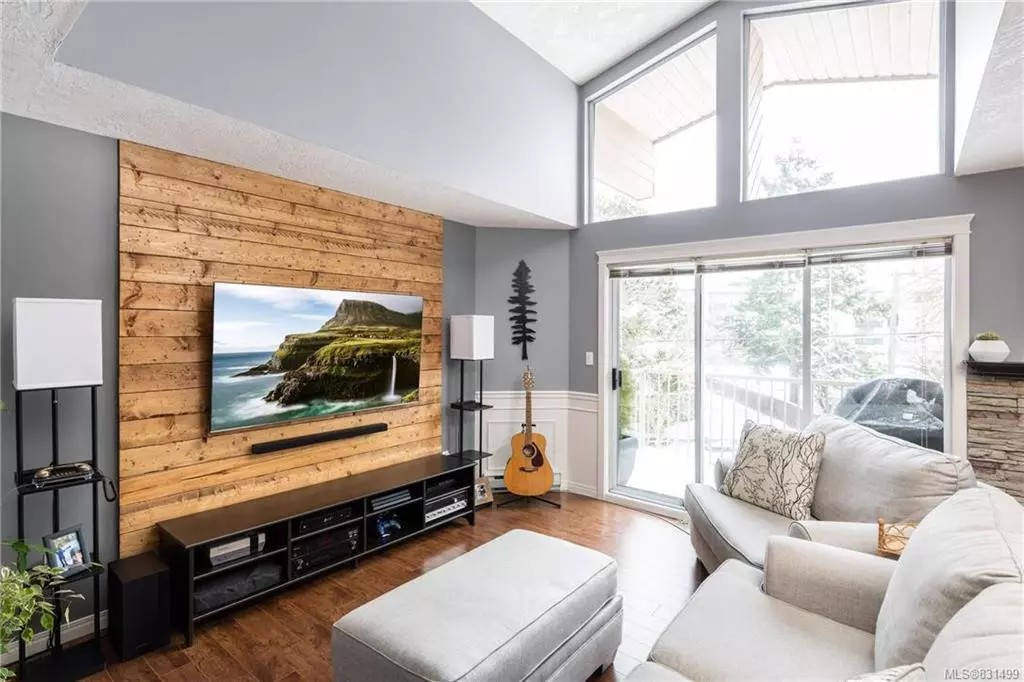 Victoria, BC V8T 2A4,1055 Hillside Ave #401