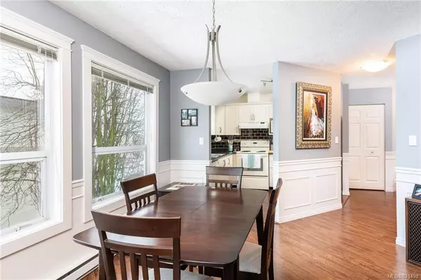 Victoria, BC V8T 2A4,1055 Hillside Ave #401