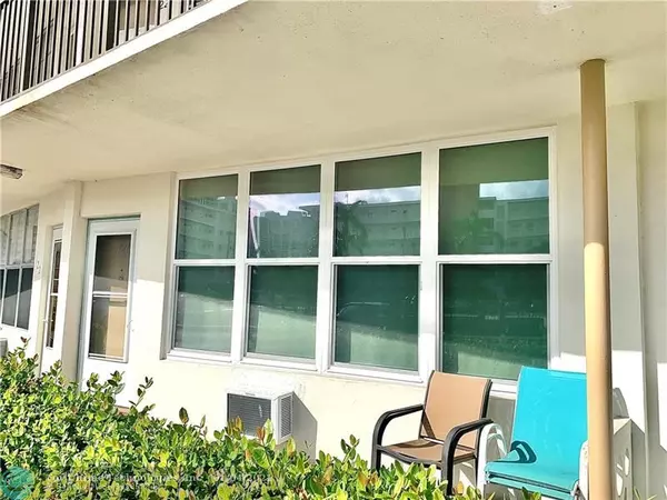 Hallandale Beach, FL 33009,3177 S Ocean Dr  #121