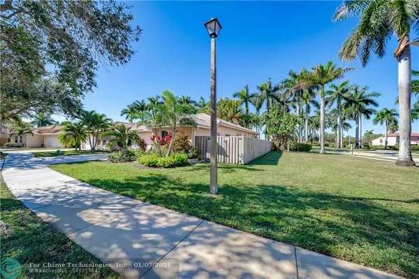 Davie, FL 33325,313 W Garden Cove Cir