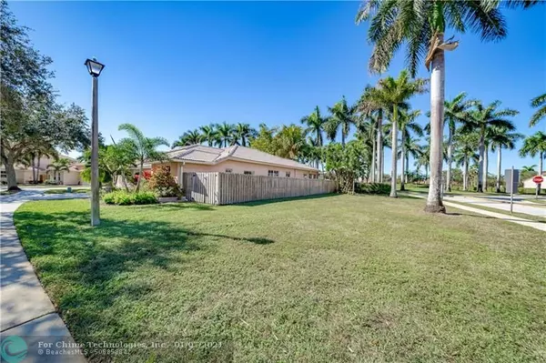 Davie, FL 33325,313 W Garden Cove Cir