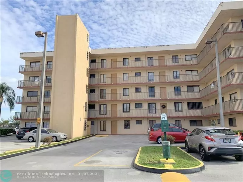 Hialeah Gardens, FL 33016,9911 W Okeechobee Rd  #6-102