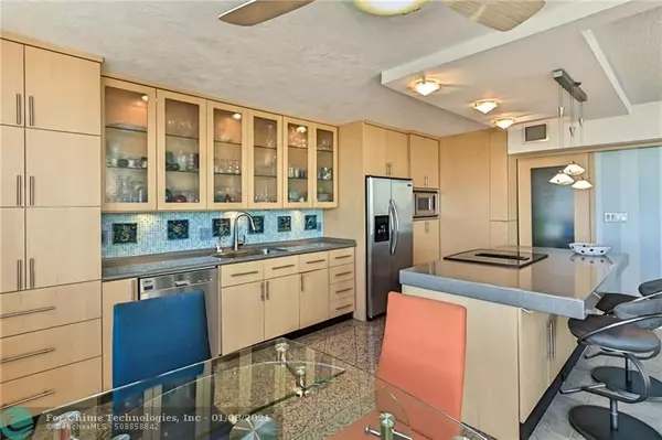 Fort Lauderdale, FL 33304,936 Intracoastal Dr  #14A