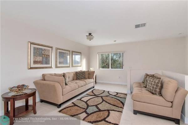 Hollywood, FL 33024,7400 Palomino Dr  #523-5