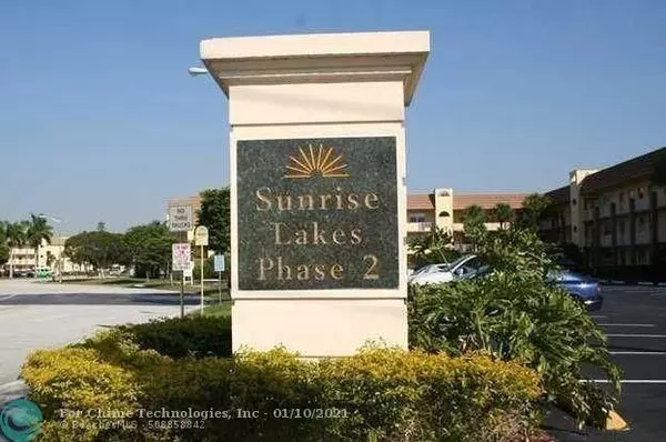 Sunrise, FL 33322,8325 Sunrise Lakes Blvd  #210