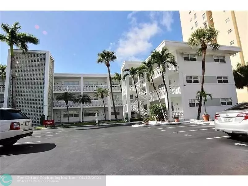 Hallandale, FL 33009,419 Golden Isles Dr  #206