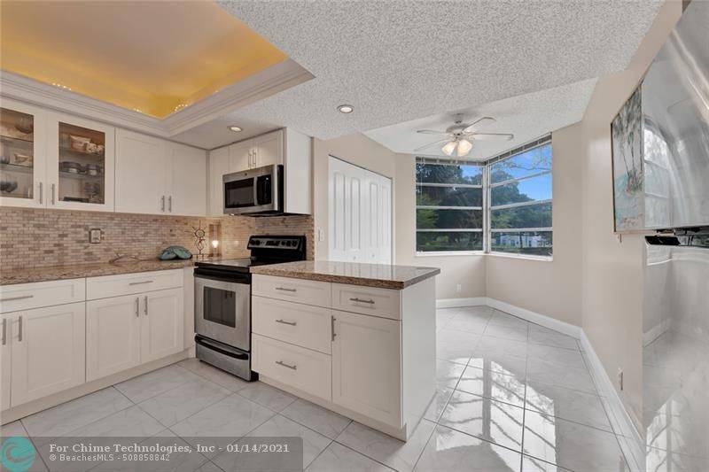 Davie, FL 33324,1920 Sabal Palm Dr  #206