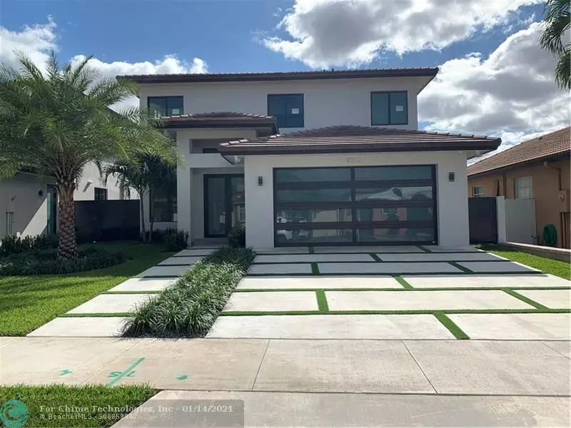 8712 NW 146th Ln, Miami Lakes, FL 33018