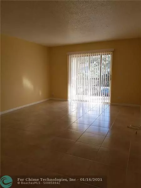 Pompano Beach, FL 33060,255 S Cypress Rd  #319