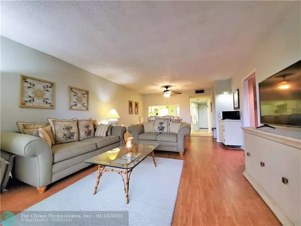 Pompano Beach, FL 33069,2206 S Cypress Bend Dr  #305