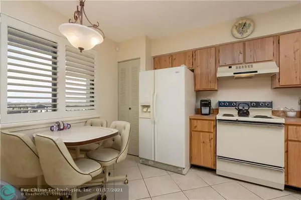 Pompano Beach, FL 33069,2221 Cypress Island Dr  #906