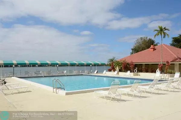 Oakland Park, FL 33309,117 Lake Emerald Dr  #205