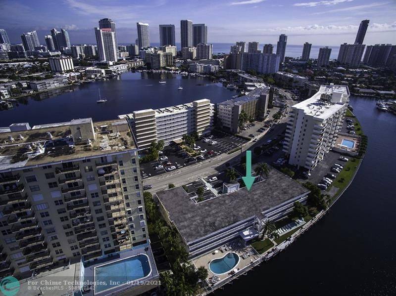 Hallandale Beach, FL 33009,419 Golden Isles Dr  #207