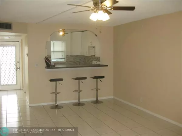 Boca Raton, FL 33428,9355 SW 8th St  #206