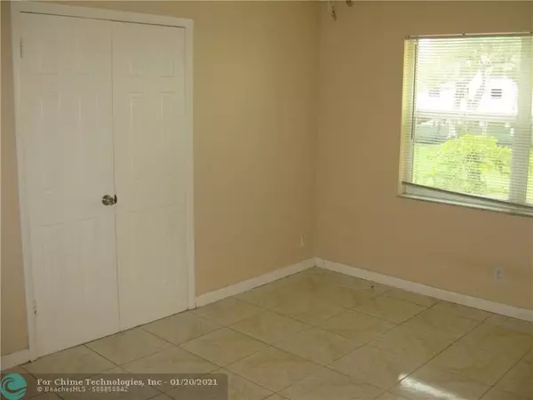 Boca Raton, FL 33428,9355 SW 8th St  #206