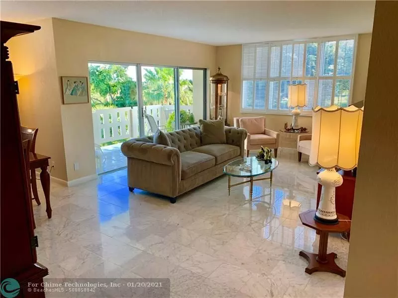 Hollywood, FL 33021,4330 Hillcrest Dr  #301