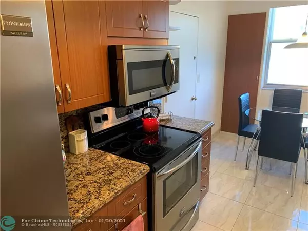 Hollywood, FL 33021,4330 Hillcrest Dr  #301