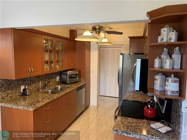 Hollywood, FL 33021,4330 Hillcrest Dr  #301